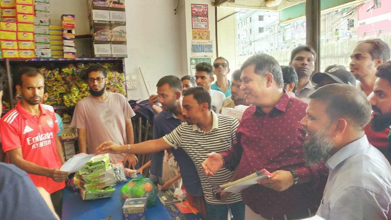 জামালপুরে বিএনপির ৩১ দফা বাস্তবায়নে লিফলেট বিতরণ